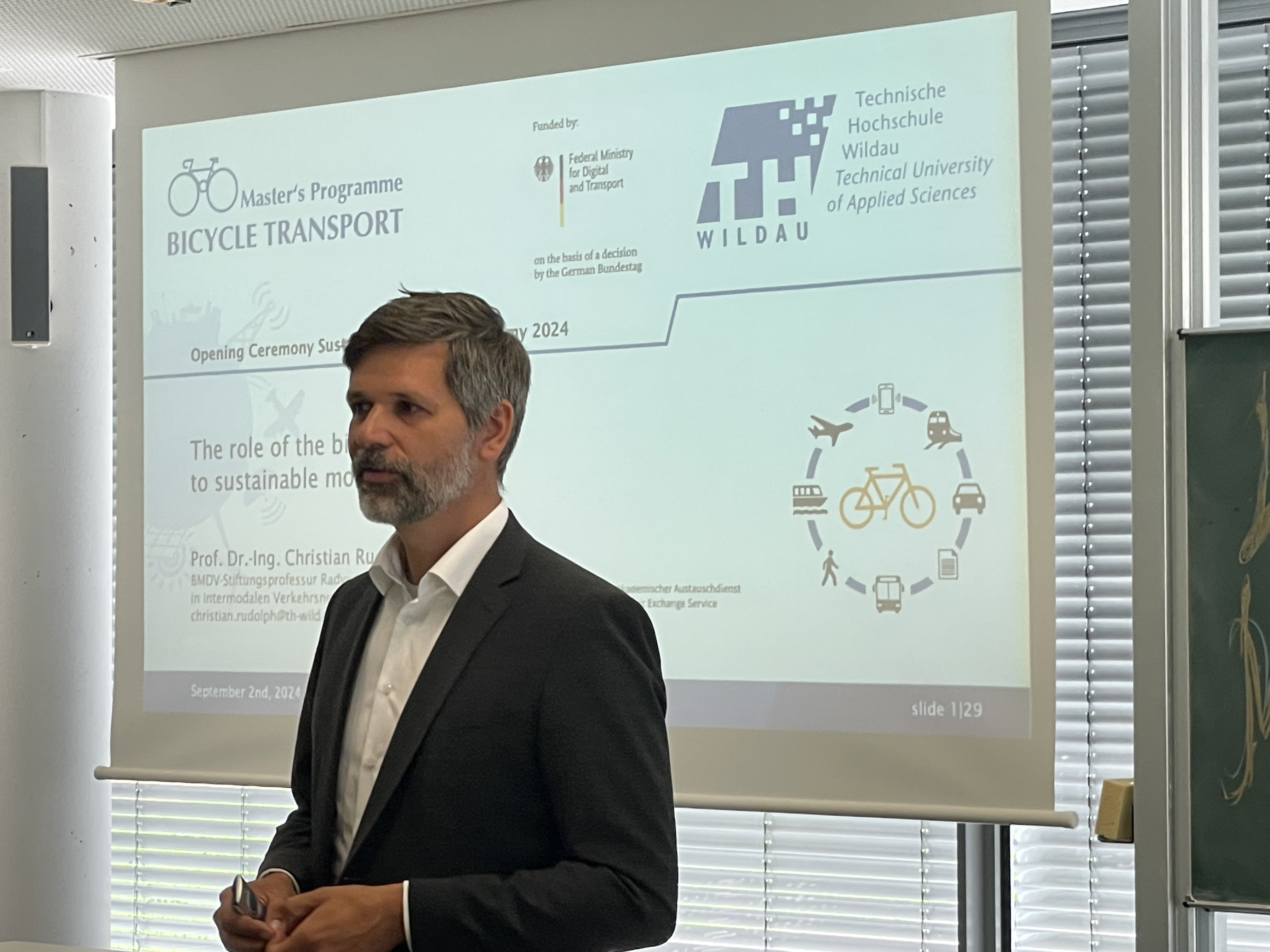 Sustainable Mobility Summer Academy 2024 - Find out here who is ...