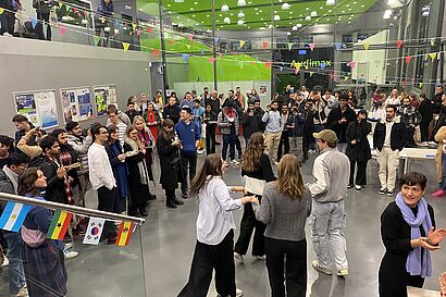 Tanzende Studierende beim Internationalen Nachmittag 2024