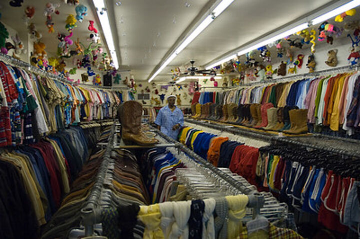 Gebrauchte Mode in vielen Farben 