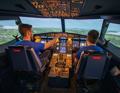 Hochschulinformationstag 2019 Avionik Labor A320 Flugsimulator