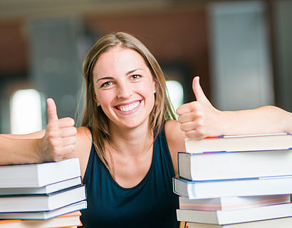 Bücher und Lächeln